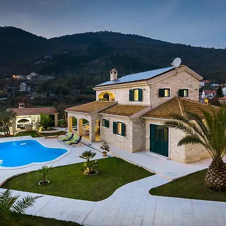 Stonegate Estate - Bonus, Dvije Jedna Cijena! Willa Opatija