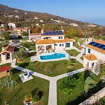 Stonegate Estate - Bonus, Dvije Jedna Cijena! Vila *