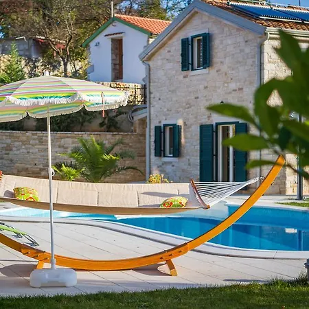 Stonegate Estate - Bonus, Dvije Jedna Cijena! ヴィラ オパティヤ