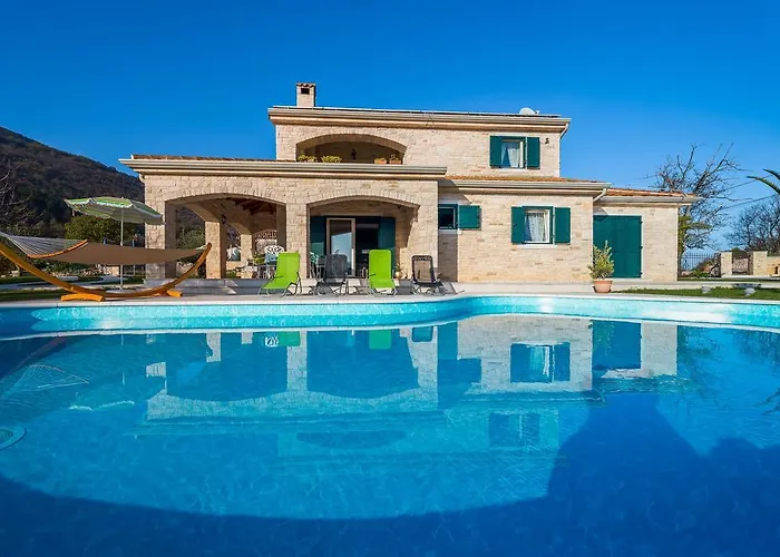 Stonegate Estate - Bonus, Dvije Jedna Cijena! ヴィラ オパティヤ