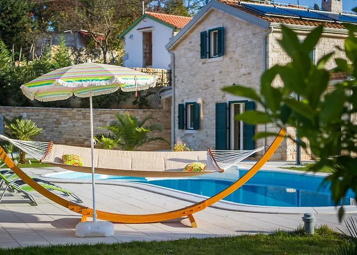 Stonegate Estate - Bonus, Dvije Jedna Cijena! ヴィラ オパティヤ