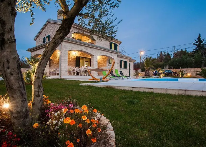 Stonegate Estate - Bonus, Dvije Jedna Cijena! * オパティヤ