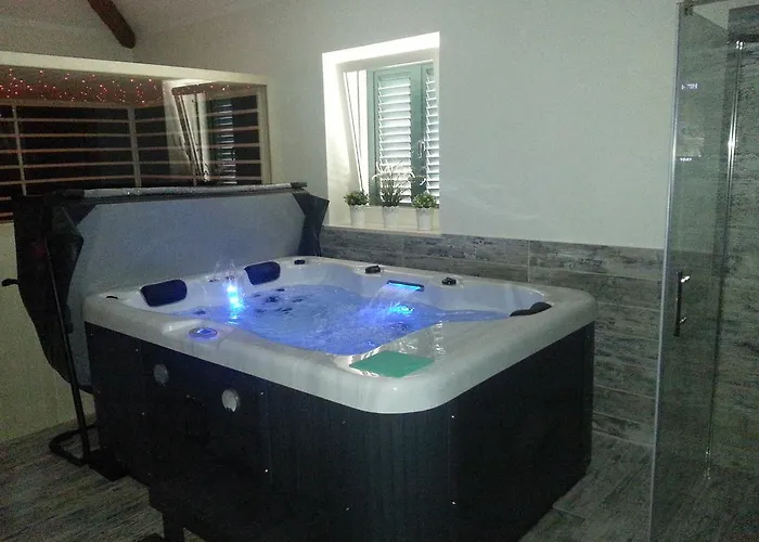 Stonegate Estate - Bonus, Dvije Jedna Cijena! オパティヤ